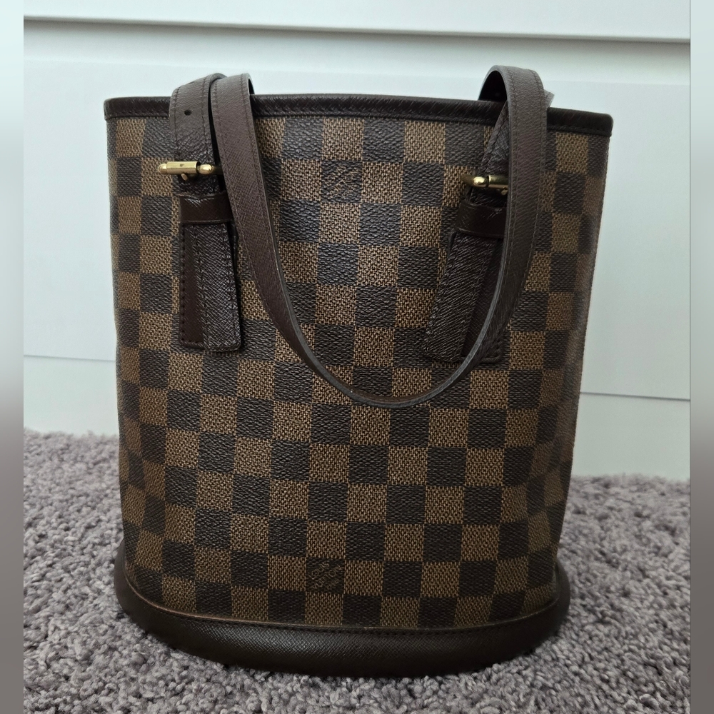 Louis Vuitton Marais Bucket Bag